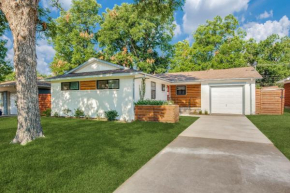 Modern, Roomy, Game Room, Patio, Family Home, Private Parking
